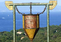 In ricordo dei cavatori delle miniere di ferro di Calamita.