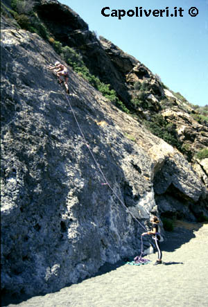 Free climbing all'Elba. Spiaggia del Ginepro