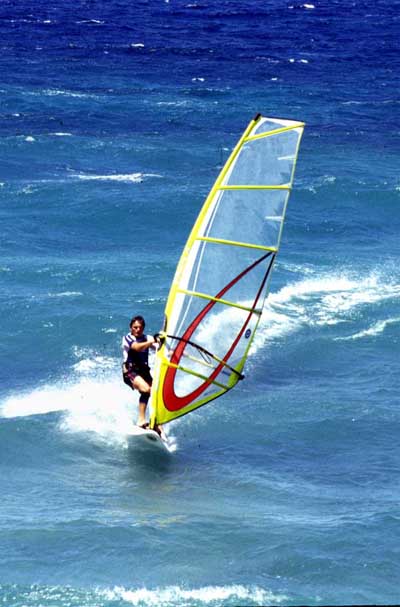 Windsurf a Capoliveri Isola d'Elba. Condizioni per tutti i livelli, dal principiante all'esperto in funboard o wave.