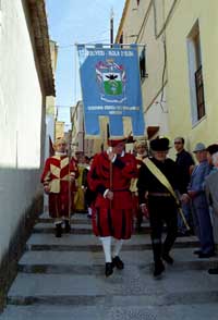 corteo per le vie di Capoliveri il 14 luglio di ogni anno